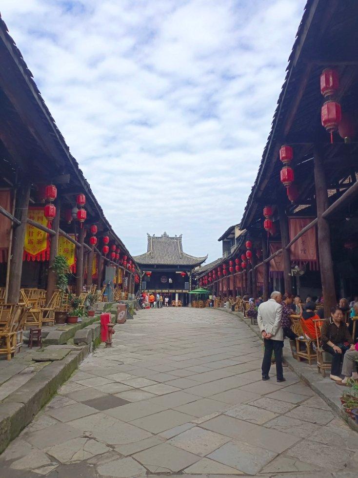 确保春运旅客安全 广铁长沙站开展雨棚安全排查
